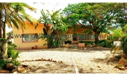 Otjiwarongo - REDUCED PRICE - 4 Bedroom house with a swimming pool. 