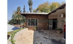 Grootfontein - Spacious 3 Bedrooms / 2 Bathrooms / Family House with Flat
