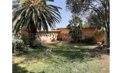 Grootfontein - Spacious 5 Bedrooms / 4 Bathrooms / Family House with 2 flats