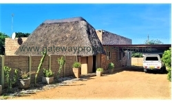 Otjiwarongo - Reduced price - 3 Bedroom house, 2 Bathrooms, Open plan Kitchen  with a double Car port
