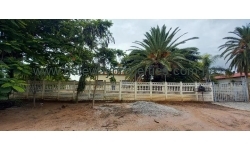 Tsumeb - Spacious 3 Bedroom Family House with Batchelor's Flat and Swimming Pool for Sale