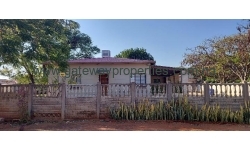 Tsumeb - Neat & Spacious 3 Bedroom/2 Bathroom Family House with Swimming Pool for Sale